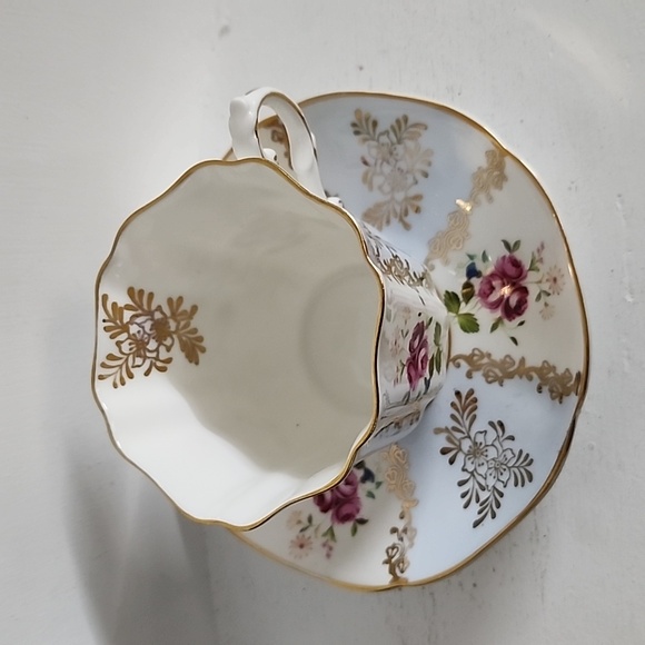 Royal Grafton England china tea cup & saucer, circa 1940's gold Glided blue - Picture 6 of 9